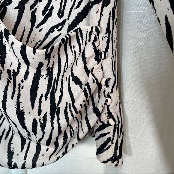 DNT zebra print long sleeve wrap blouse - Picture 2 of 10